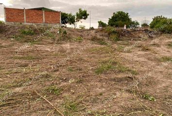 Terreno Comercial en  29v8+mm Jaramijó, Ecuador