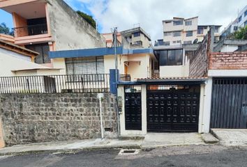 Casa en  R. Muriel 1700, Quito, Pichincha, Ecuador
