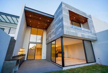 Casa en  La Campiña Del Bosque, Boulevard Country Club Gran Jardín, Guanajuato, México