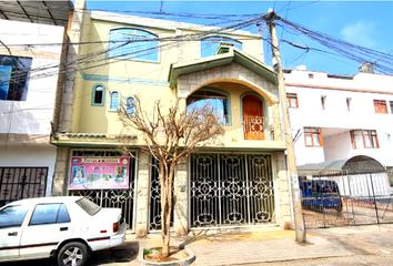 Casa en  Urb. Campo Alegre, Ica, Perú