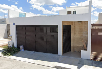 Casa en  C. 49-c 948, Fraccionamiento Las Américas 2, 97302 Mérida, Yucatán, México