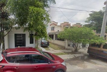 Casa en fraccionamiento en  Calle Río Balsas 1782, Coyula, Jalisco, México