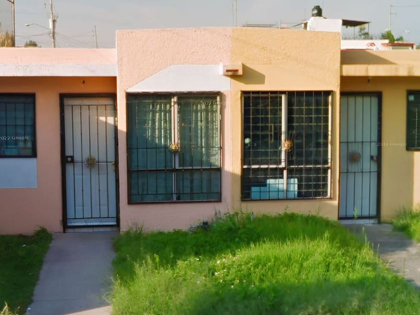 venta Casa en Fraccionamiento Parques Santa Cruz Del Valle, San Pedro  Tlaquepaque (  MAG1482)