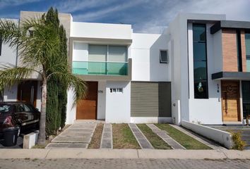 Casa en fraccionamiento en  Casa Fuerte, Santa Anita, Jalisco, México