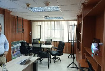 Oficina en  Edificio Professional Center, Avenida Juan Tanca Marengo, Guayaquil, Ecuador
