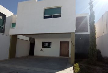 Casa en fraccionamiento en  Calle Río Paraná, Privanzas Del Campestre, Arteaga, Coahuila De Zaragoza, 25369, Mex