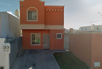 Casa en  C. Geranios 225, Saltillo 2000, 25115 Saltillo, Coah., México