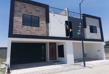 Casa en fraccionamiento en  Monterreal Residencial, San Juan Tlautla, Cholula De Rivadavia, Puebla, México