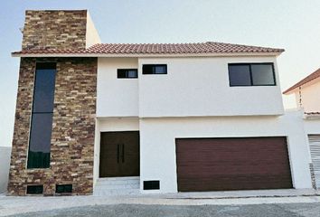 Casa en fraccionamiento en  El Sendero Residencial, Veracruz, México