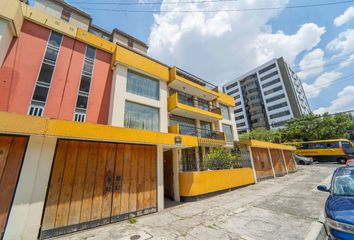 Terreno Comercial en  Avenida Gaspar De Villaroel & José Manuel Abascal, Quito, Ecuador