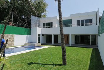 Casa en fraccionamiento en  Club Burgos Bugambilias, Paseo De Los Burgos, Burgos Cuernavaca, Temixco, Morelos, México