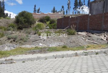 Terreno Comercial en  988f+w67, Riobamba, Ecuador