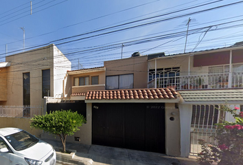 Casa en  Calle Jorge Villaseñor, Jardines Alcalde, Guadalajara, Jalisco, México