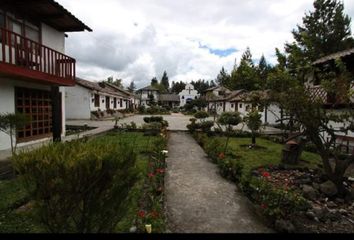 Hacienda-Quinta en  Parroquia Huachi Chico, Ambato, Ecuador