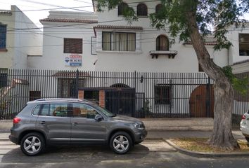 Casa en  Prolongacion Arenales 373, San Isidro, Perú