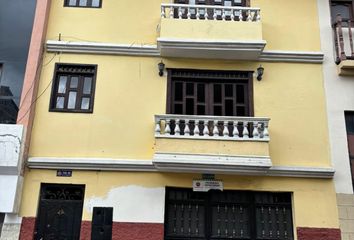 Casa en  Calle Cariamanga & Bolivar, Loja, Ecuador