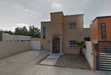 Casa en fraccionamiento en  Orquídeas 1101, 33130 Pedro Meoqui, Chihuahua, México