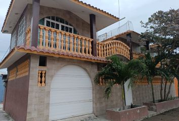 Casa en fraccionamiento en  Fraccionamiento Villa Rica, Avenida Chofita De La Hoz, Rica Ii, Veracruz, México