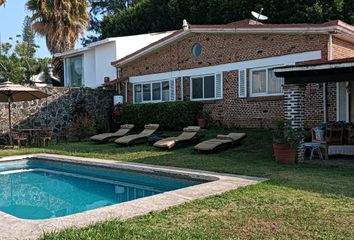 Casa en fraccionamiento en  Av Vicente Guerrero 2000, Colonia Nogales, Maravillas, Cuernavaca, Morelos, México