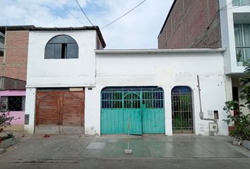 Casa en  Calle Los Jazmines, Co. Umamarca, San Juan De Miraflores, Lima, 15058, Per