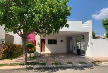 Casa en  Calle 37, San Carlos, Mérida, Yucatán, 97130, Mex