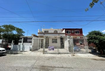 Casa en  Oasis Revolución I, Ciudad Juárez, Chihuahua, México