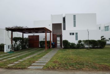 Casa de playa en  Puerto Nuevo, San Antonio, Cañete, Perú