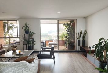 Apartment for rent in Loma de los González, Medellín