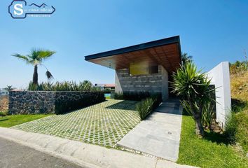 Casa en fraccionamiento en  Lomas De Cocoyoc, Fraccionamiento Lomas De Cocoyoc, Morelos, México