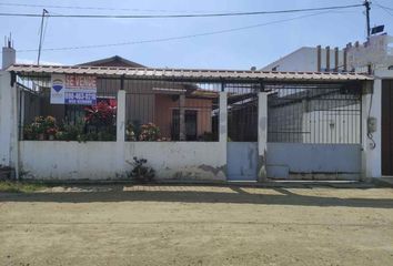 Casa en  Avenida Jose Maria Urbina, Portoviejo, Ecuador