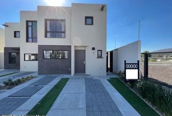 Casa en  Zákia Querétaro, Paseos De Zakia Poniente, Santiago De Querétaro, Querétaro, México