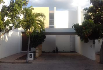 Casa en fraccionamiento en  Residencial Campocielo, Calle 69, Royal Del Parque, Mérida, Yucatán, México