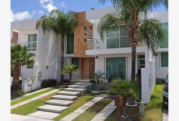 Casa en  Lago Patzcuaro, Cumbres Del Lago, Juriquilla, Querétaro, México