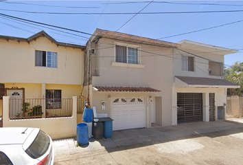 Casa en  Versalles, Villa Del Real 1ra Sección, Ensenada, Baja California, México