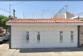 Casa en  Calle Dionisio Rodríguez, San Juan De Dios, Guadalajara, Jalisco, México