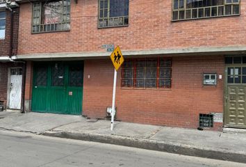 Casa en  Barrio San Vicente De Ferrer, Calle 52b Sur, Bogotá, Colombia