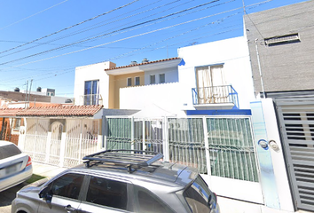 Casa en  Adalberto Navarro Sánchez, Los Arrayanes, Guadalajara, Jalisco, México