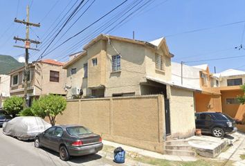 Casa en fraccionamiento en  Calle Sendero Encantado 6412, Residencial La Hacienda, 64890 Monterrey, Nuevo León, México