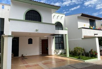 Casa en fraccionamiento en  Bugambilias Número 303, Santa Cruz Buenavista, Puebla De Zaragoza, Puebla, México