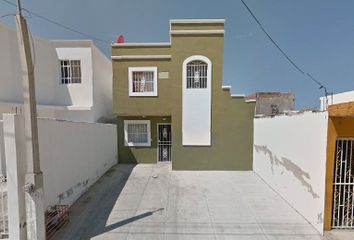Casa en  Orquídeas, Jacarandas, Mazatlán, Sinaloa, México