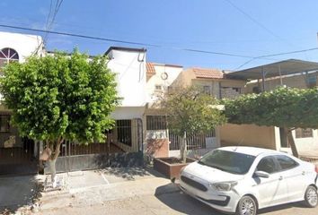 Casa en  Avenida Torre De La Libertad, Residencial Las Torres Sector Ii, Torreón, Coahuila De Zaragoza, México