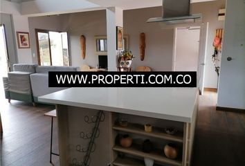Casa en Loma Del Escobero, Isla Fuerte, Envigado, Antioquia, Colombia