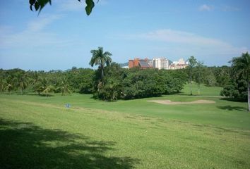 Ixtapa frente Campo de Golf 1850.51 mts terreno en Venta T507