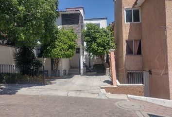 Casa en condominio en  Vista 2000 A.c., Avenida Peñuelas, Vista 2000, Santiago De Querétaro, Querétaro, México