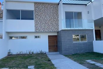 Casa en  Lago Patzcuaro, Cumbres Del Lago, Juriquilla, Querétaro, México