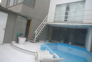 Casa en  Jirón Botoneros, Santiago De Surco, Perú