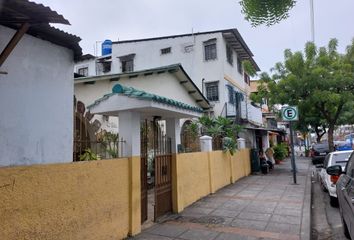 Casa en  Clemente Ballén 2217, Guayaquil 090310, Ecuador