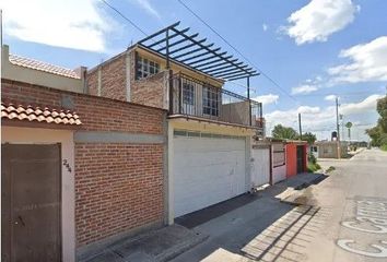 Casa en  Calle Carruaje 246, Fraccionamiento De Don Gu, Celaya, Gto., México