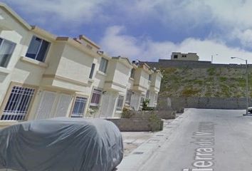 Casa en  Calle Del Ahuehuete, Urbiquinta Del Cedro, Tijuana, Baja California, México