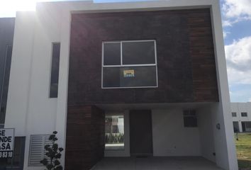 Casa en fraccionamiento en  Santiago Momoxpan, Cipreses De Santiag, Puebla, México